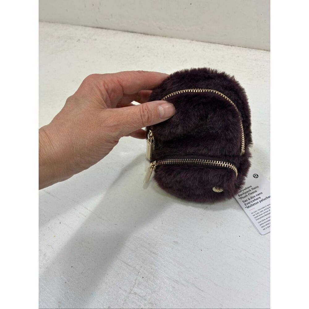 Lululemon NWT Everywhere Backpack Nano Plush Fleece in Black Plum/Gold One Size - Picture 5 of 8